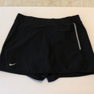 Nike short skort with liner shorts. Black. Size M
